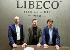 Voor de linnenwand van Libeco staan Brian Algoet, Thomas Luys en Anthony Goesaert.